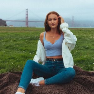 Meet your Posher, Danielle